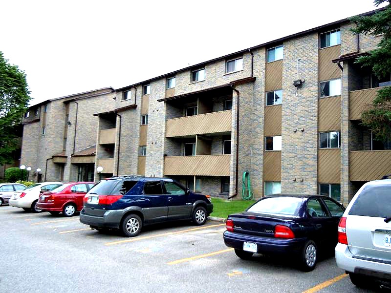 Kensington Manor Skyview Living